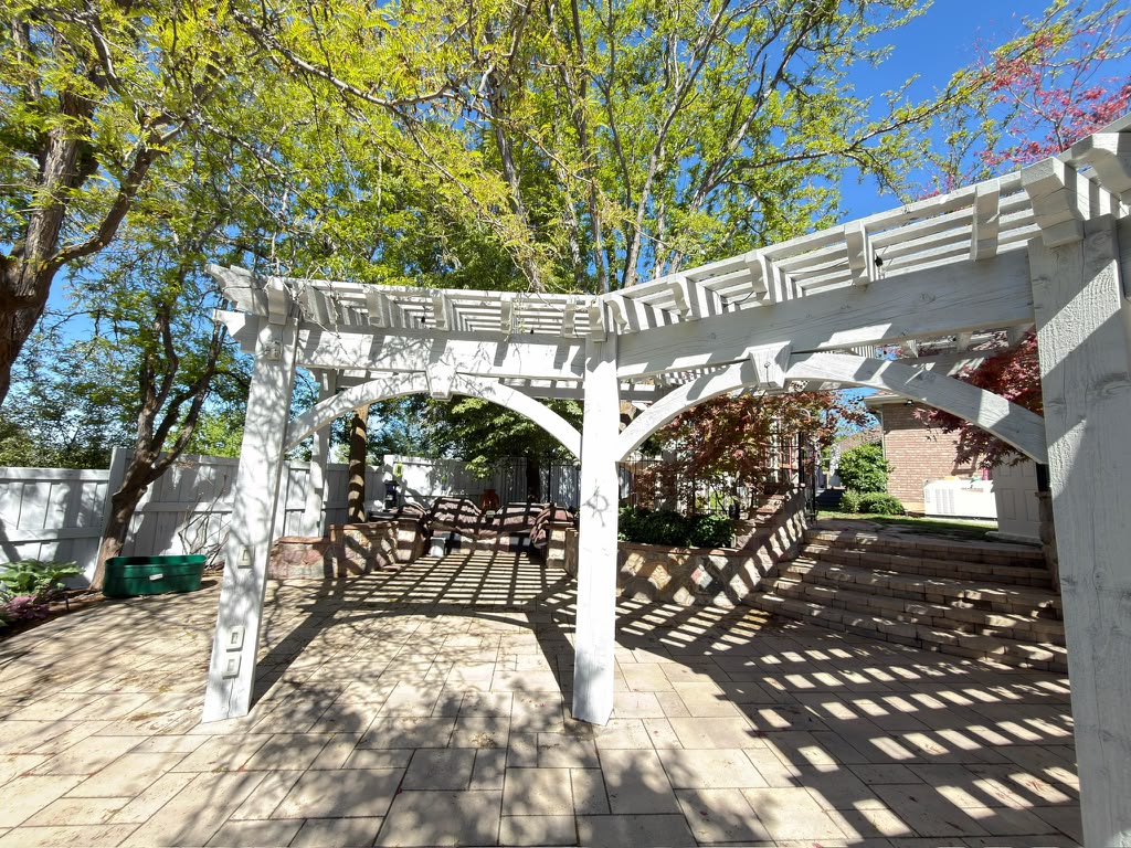 Parlett Pergola